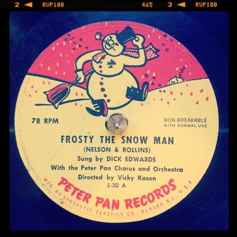 Random Record Pick: Dick Edwards, Frosty The Snow Man / The Caroleers, God Rest Ye Merry Gentlemen / Joy To The World #vinyl #instavinyl #vinylgram #78rpm #kidsmusic #christmas #frostythesnowman