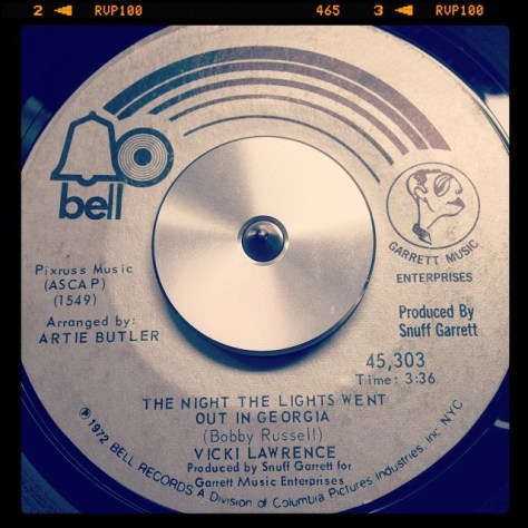 Random Record Pick: Vicki Lawrence, The Night the Lights Went Out in Georgia / Dime A Dance #vinyl #45 #mamasfamily